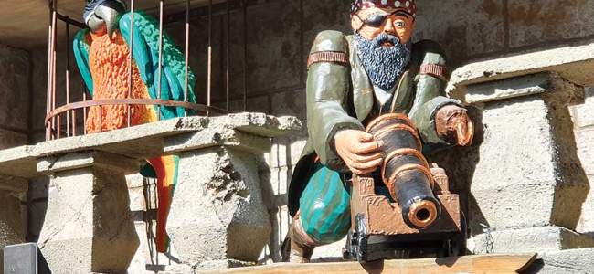 carvings figurinen kunstfelsbau